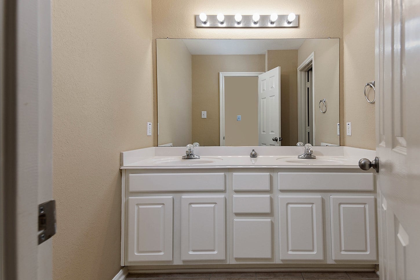 19 Patina Pines Place, The Woodlands, TX 77381 19 Patina Pines Place, The Woodlands, TX 77381