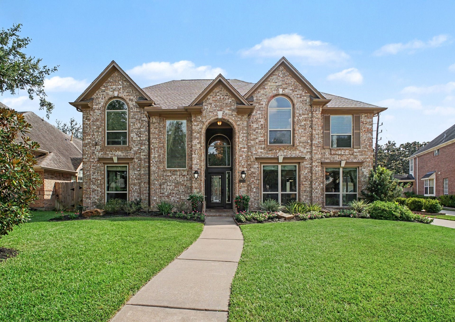 5406 Brook Bend Drive, Sugar Land, TX 77479 Beautiful elevation and great curb appeal!