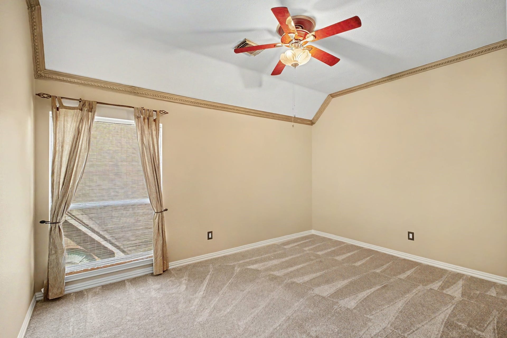 5406 Brook Bend Drive, Sugar Land, TX 77479 One of the 3 bedrooms on the second floor
