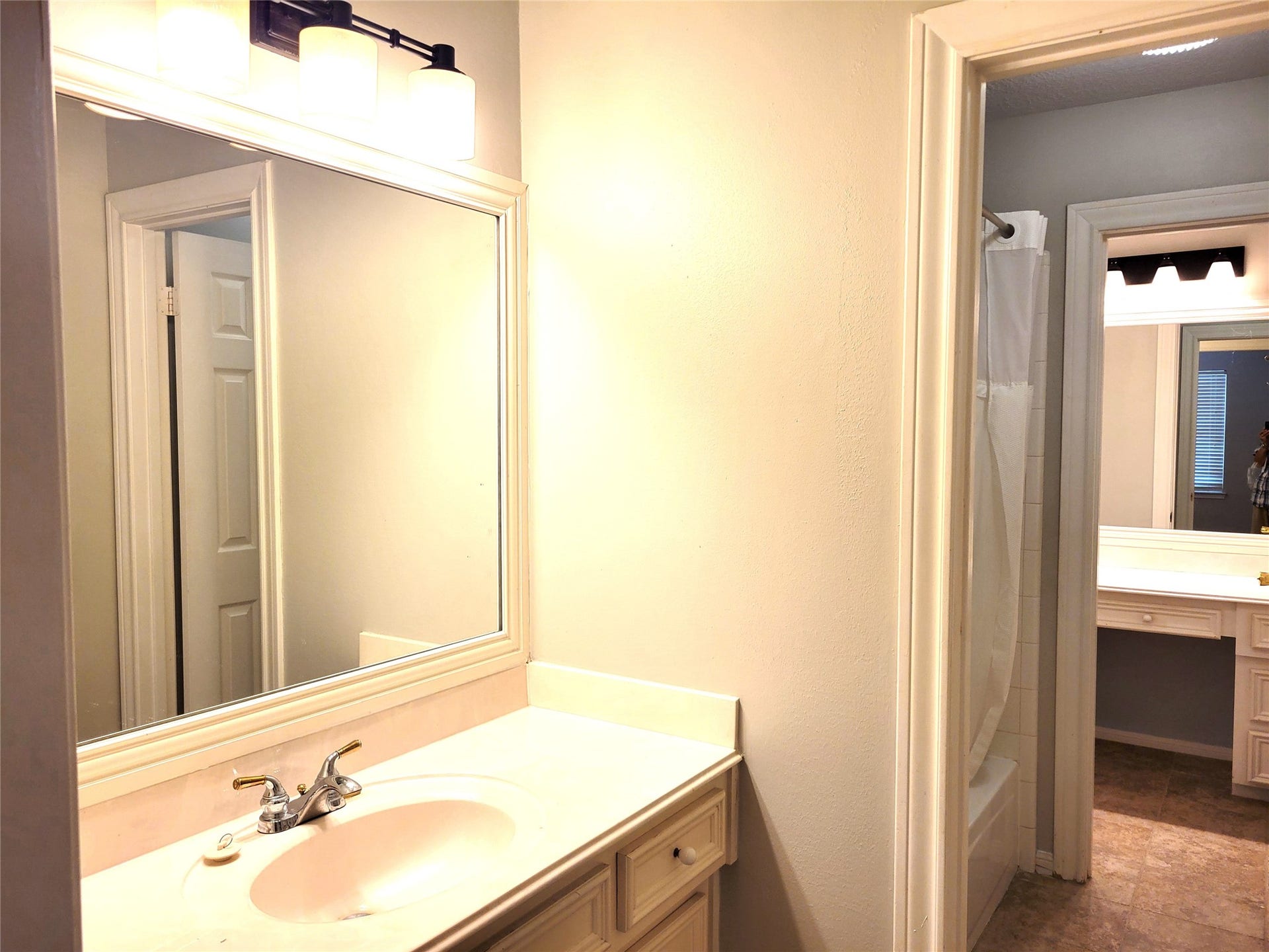 2214 Old South Drive, Richmond, TX 77406 2214 Old South Drive, Richmond, TX 77406