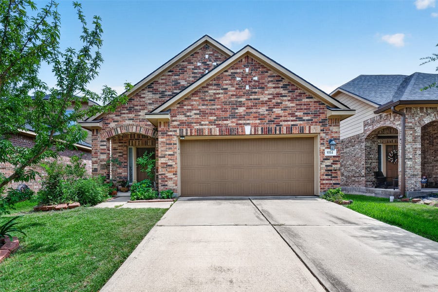 Property photo for 9314 Fuqua Ridge Lane, Houston, TX
