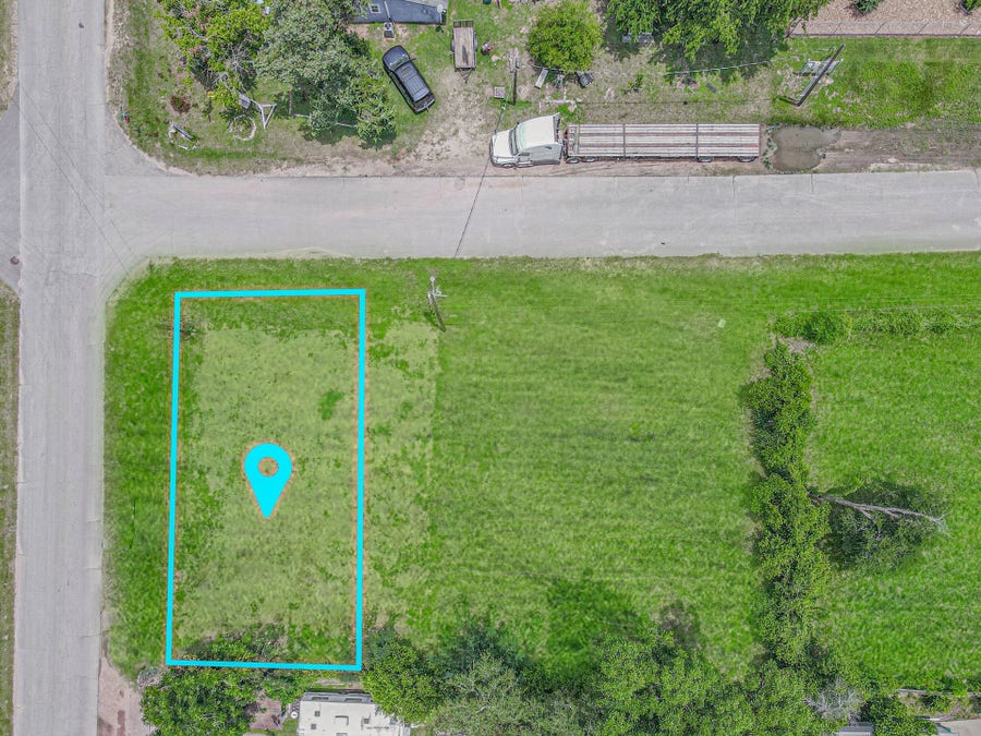 Property photo for 317 Woodson Street, Willis, TX