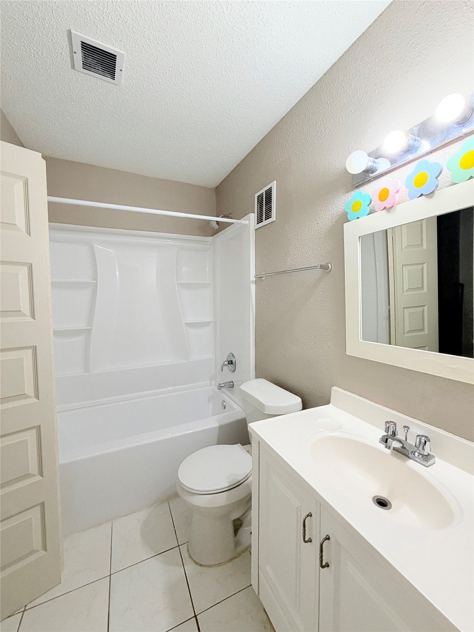 12955 Wirevine Lane, Houston, TX 77072 12955 Wirevine Lane, Houston, TX 77072