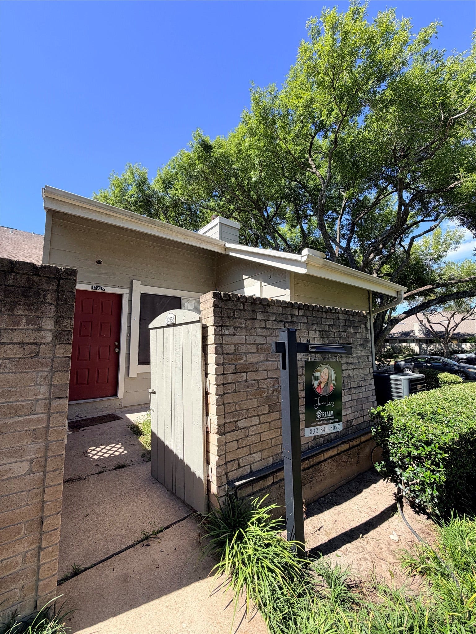 12955 Wirevine Lane, Houston, TX 77072 Welcome home to a beautiful corner lot in this community