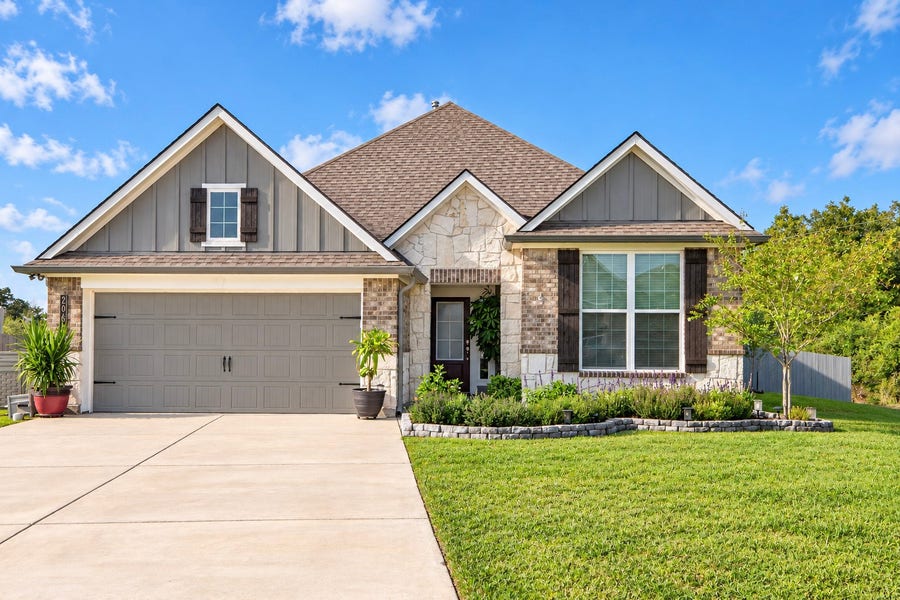 Property photo for 2062 Winepress Road, Brenham, TX