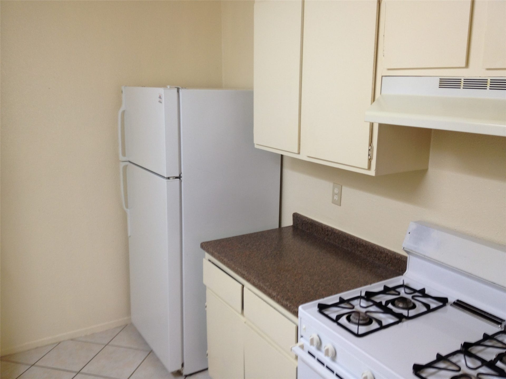16210 Barbarossa Drive, Houston, TX 77083 16210 Barbarossa Drive, Houston, TX 77083