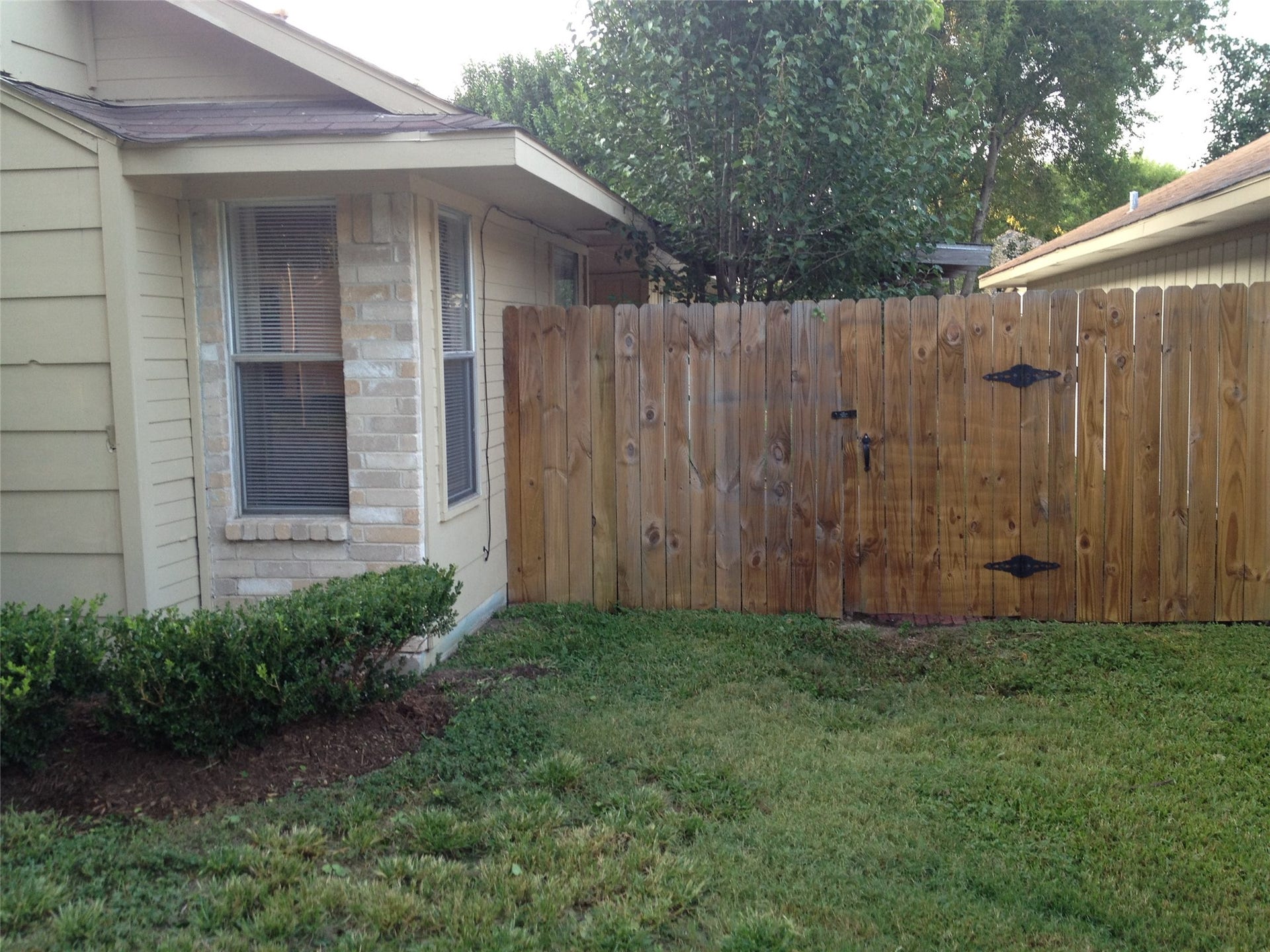 16210 Barbarossa Drive, Houston, TX 77083 16210 Barbarossa Drive, Houston, TX 77083