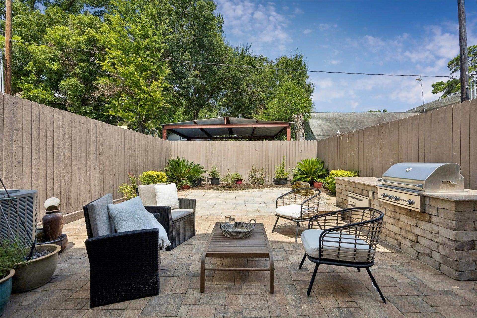 2111 Huldy Street, Houston, TX 77019 Designed for both entertaining and relaxation, the backyard offers the perfect setting to gather with friends and loved ones or unwind in your private outdoor oasis.