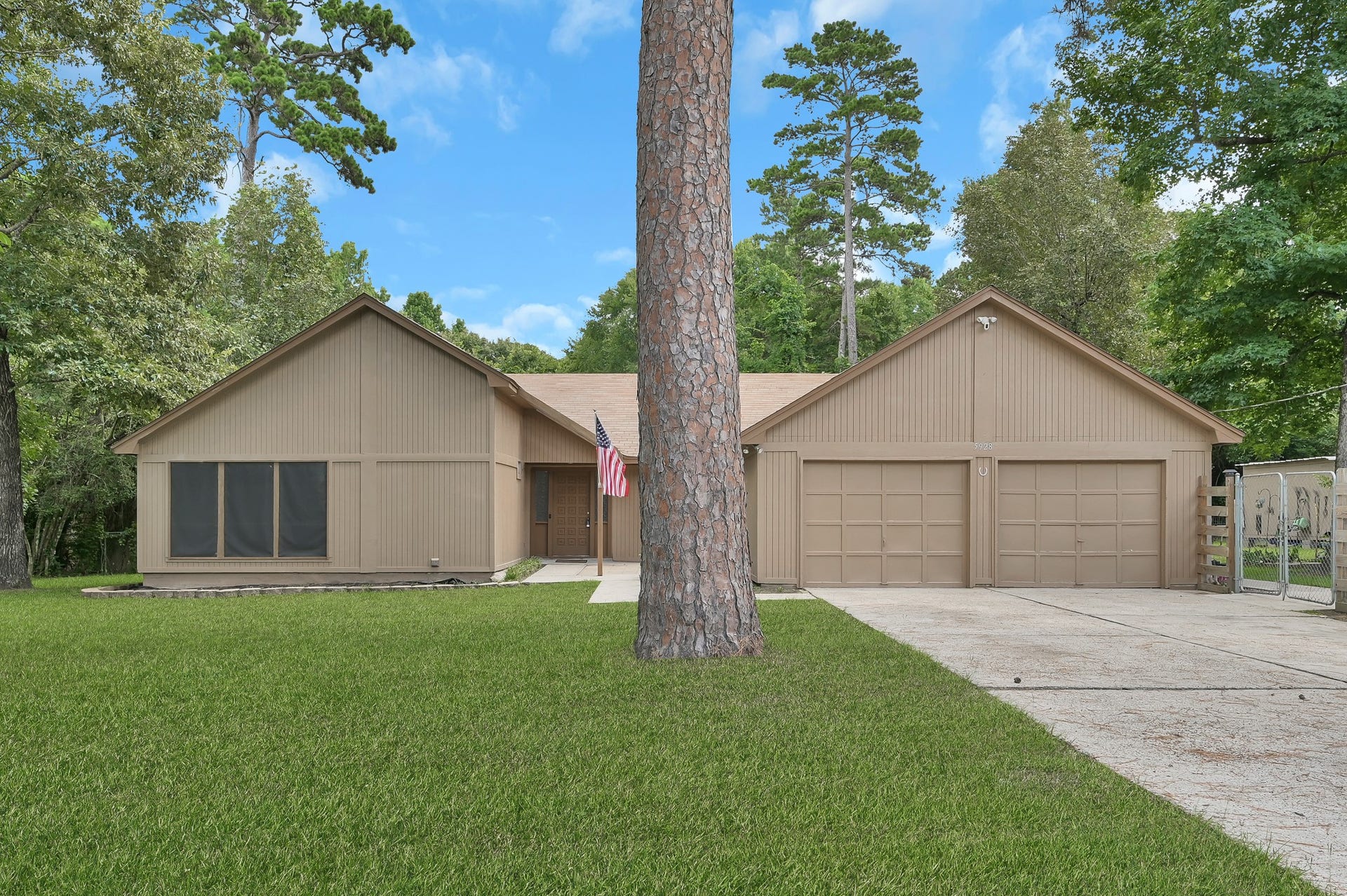 5928 Sinclair Drive, Montgomery, TX 77316 5928 Sinclair Drive, Montgomery, TX 77316