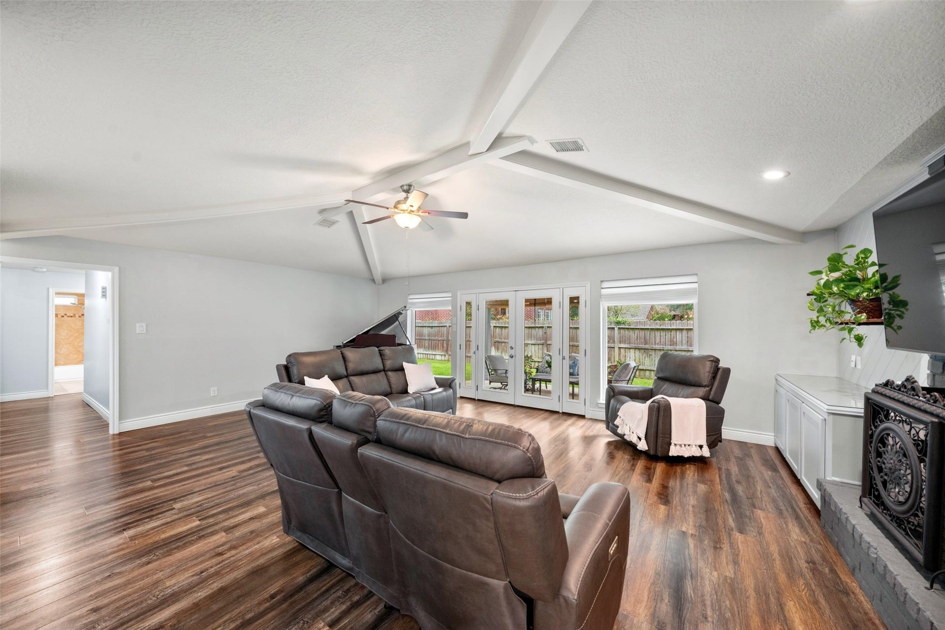15126 Carols Way Drive, Houston, TX 77070 15126 Carols Way Drive, Houston, TX 77070