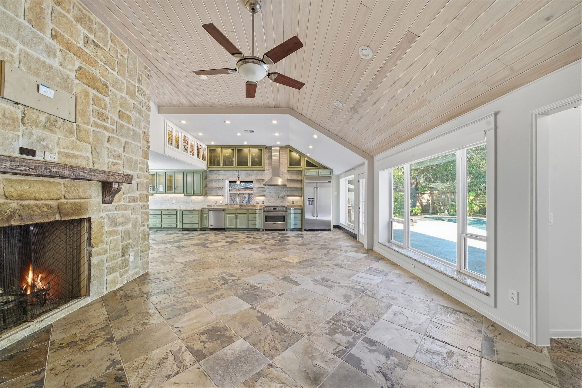 190 VELVET LEAF PLACE, The Woodlands, TX 77380