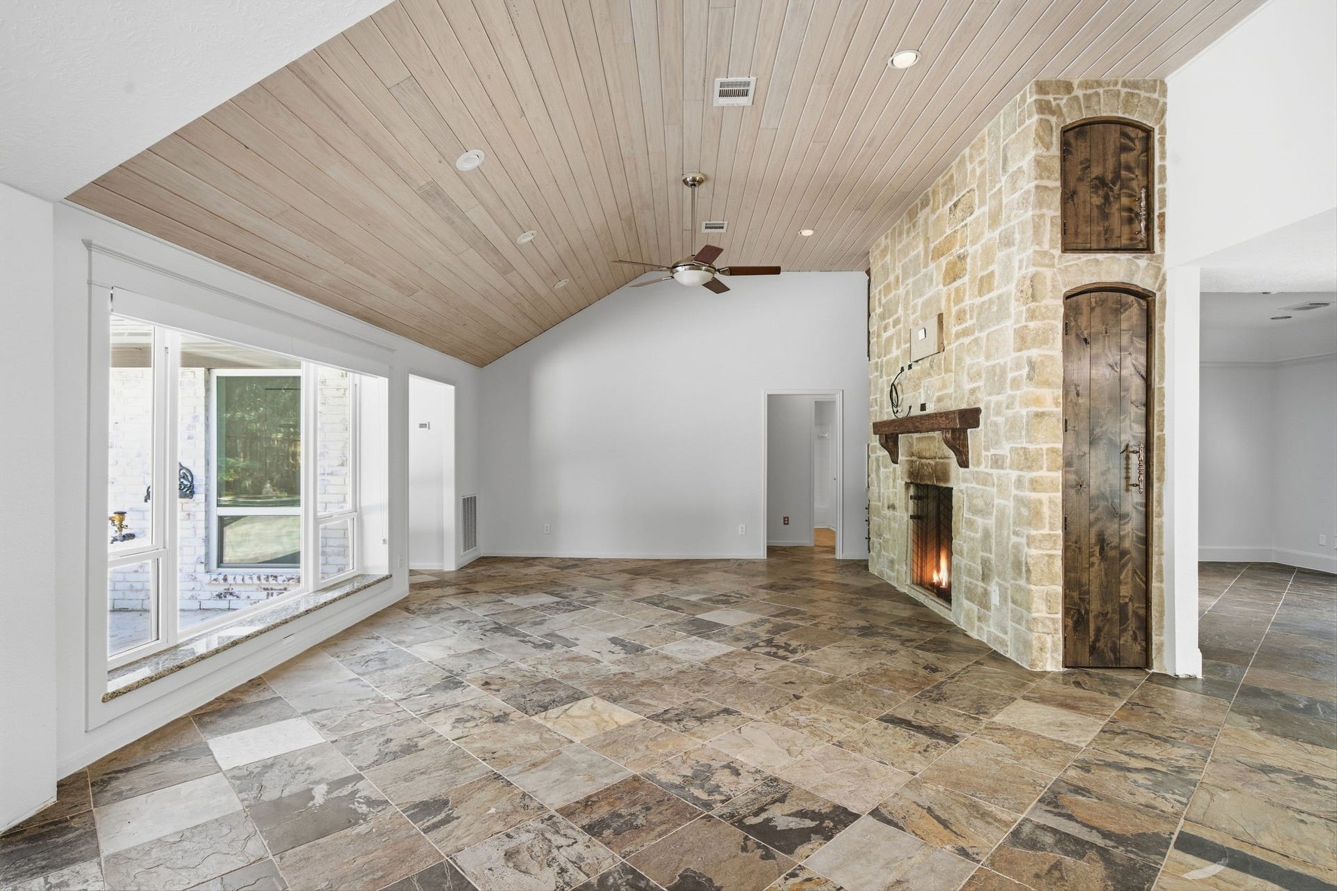 190 VELVET LEAF PLACE, The Woodlands, TX 77380