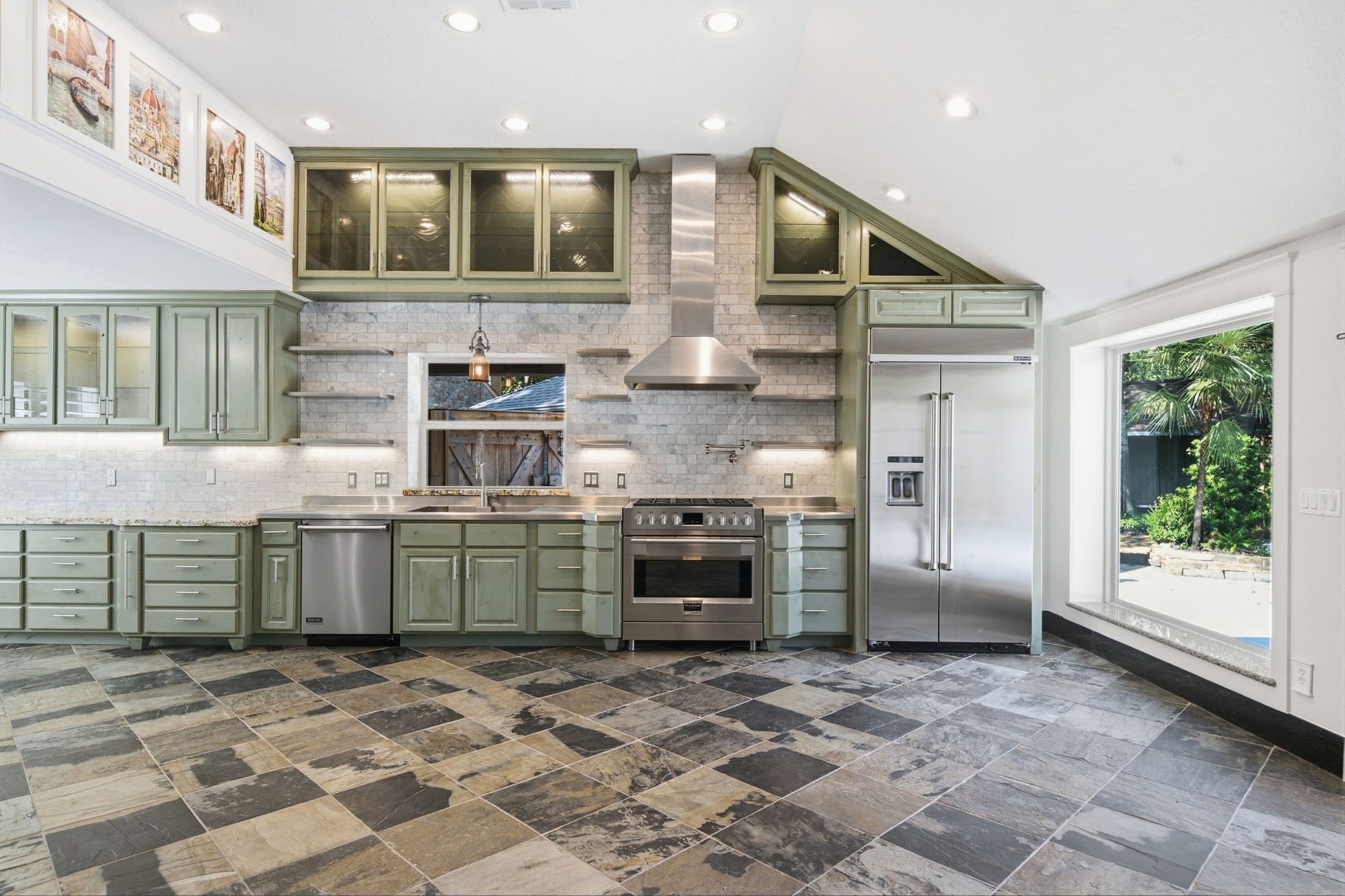 190 VELVET LEAF PLACE, The Woodlands, TX 77380