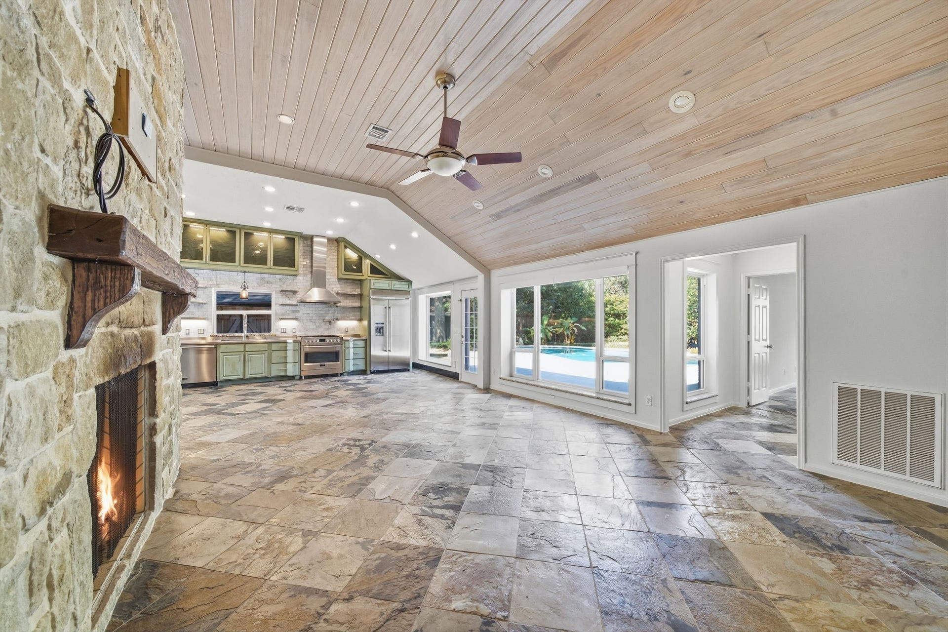 190 VELVET LEAF PLACE, The Woodlands, TX 77380