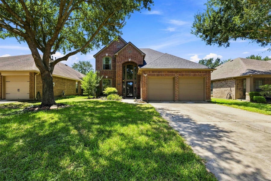 Property photo for 5526 Walnut Glen Lane, Rosenberg, TX