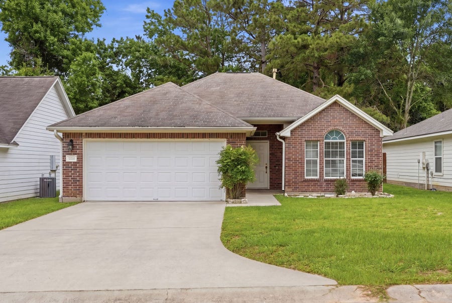 Property photo for 1004 Oak Glen Drive, Conroe, TX