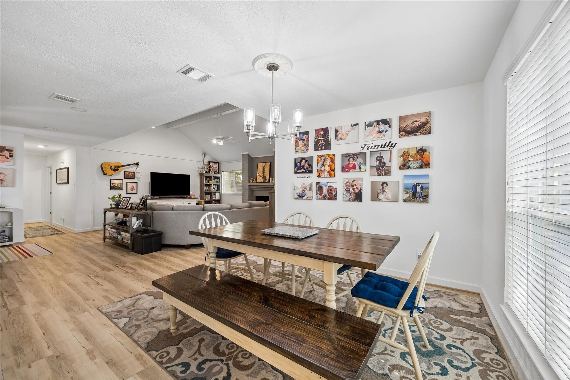 5914 Y Street, Katy, TX 77493 Open concept living & dining create the perfect flow for entertaining family & friends!