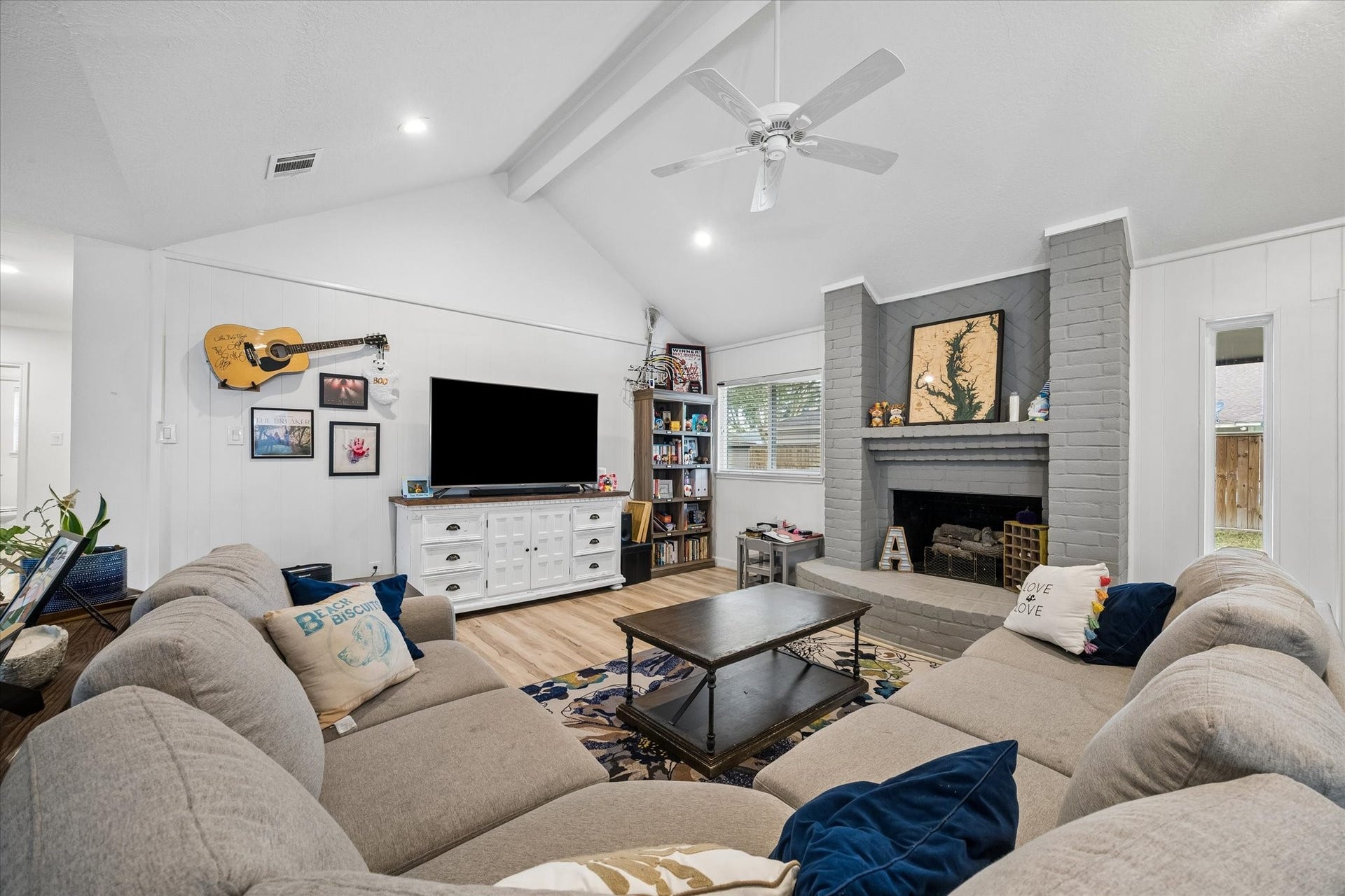 5914 Y Street, Katy, TX 77493 Open living area boasts vaulted ceilings & high-end luxury vinyl plank (LVP) flooring.