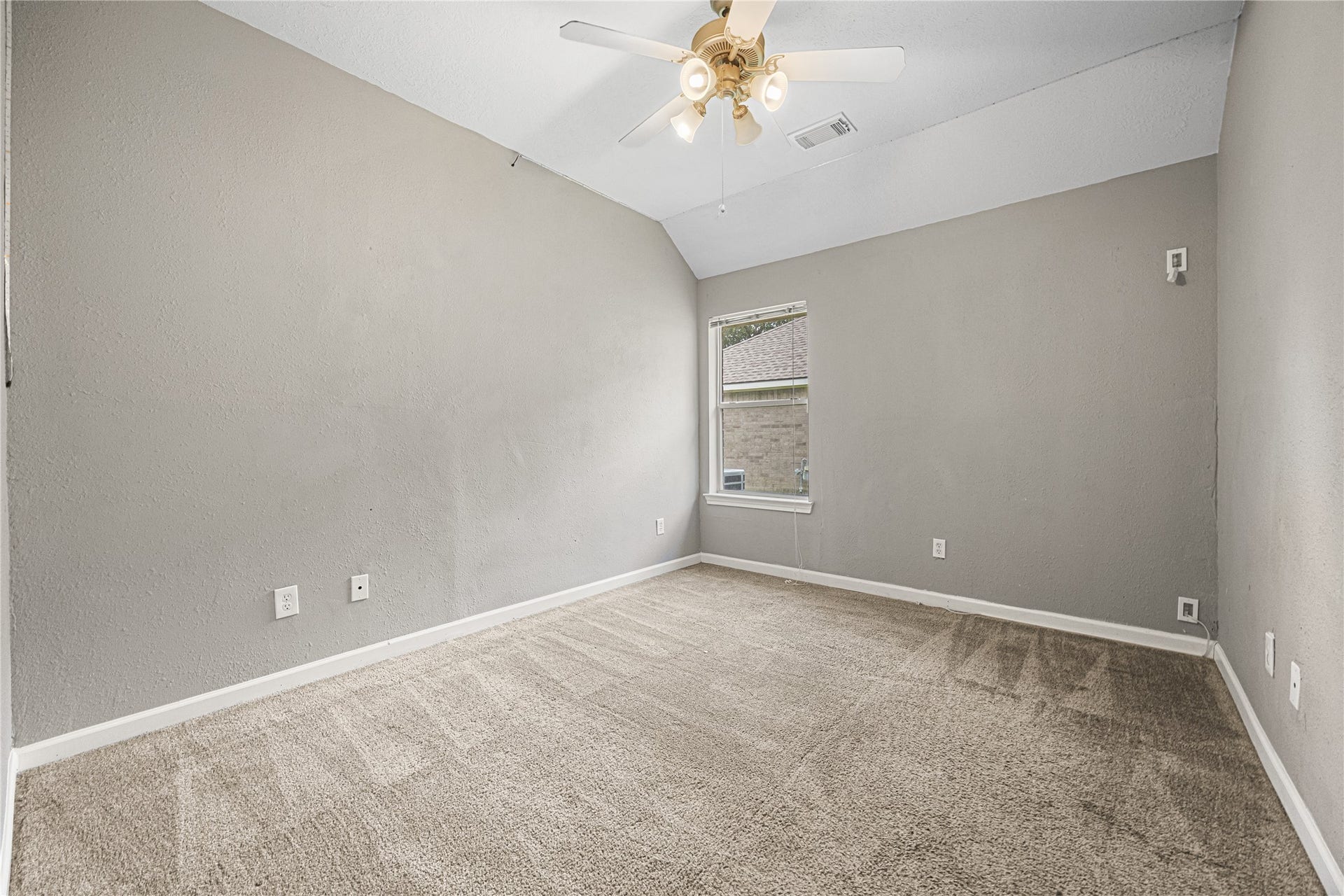 212 Silverbrook Lane, Dickinson, TX 77539