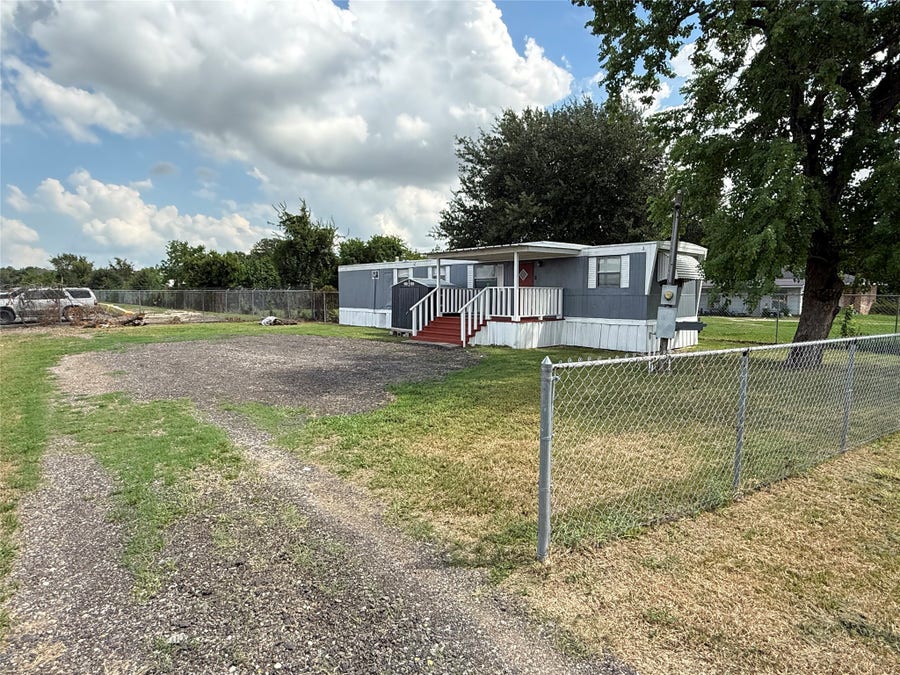 Property photo for 4514 W Cedar Bayou Lynchburg Road, Baytown, TX