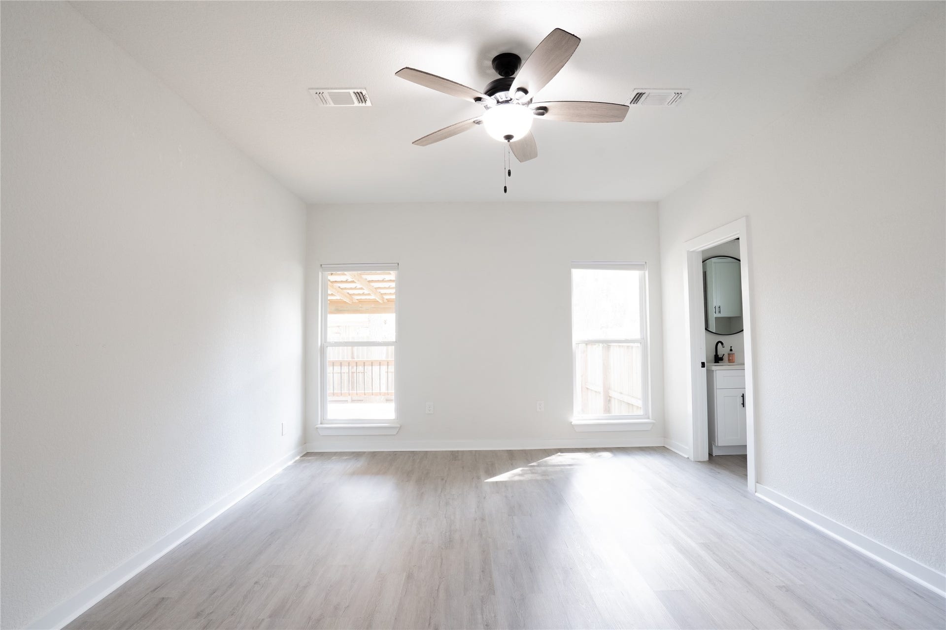 502 Tall Timber Drive, West Columbia, TX 77486
