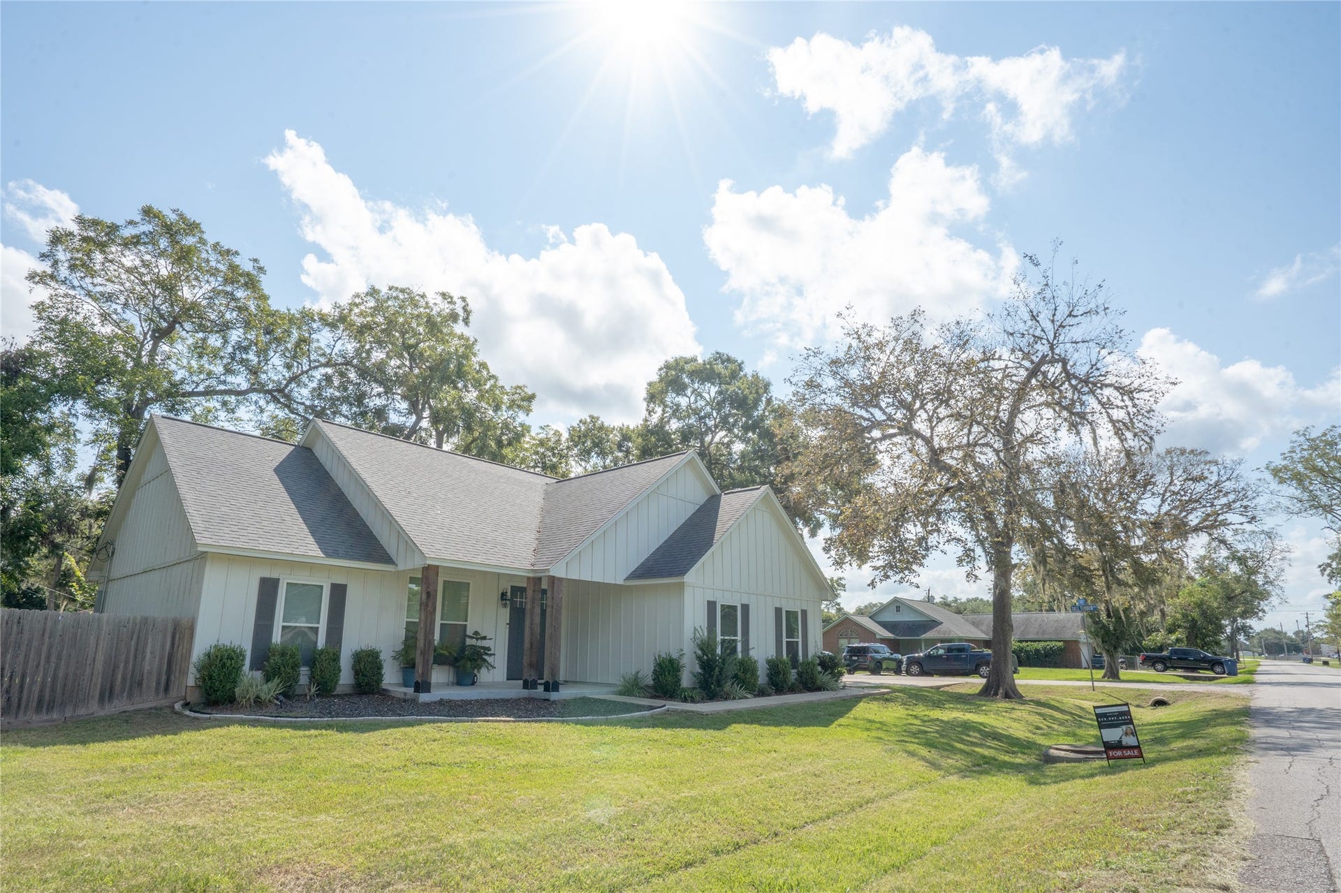 502 Tall Timber Drive, West Columbia, TX 77486
