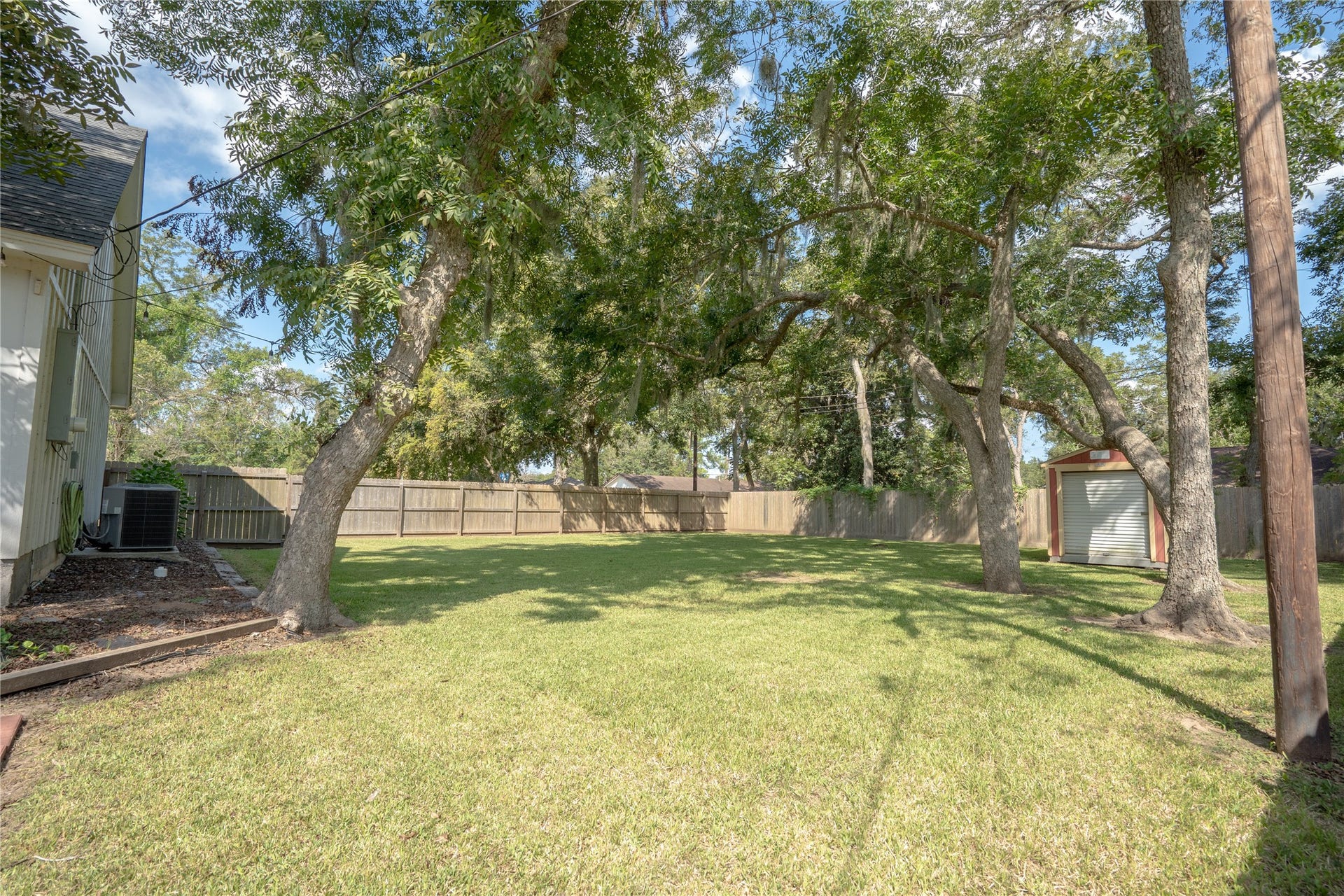 502 Tall Timber Drive, West Columbia, TX 77486