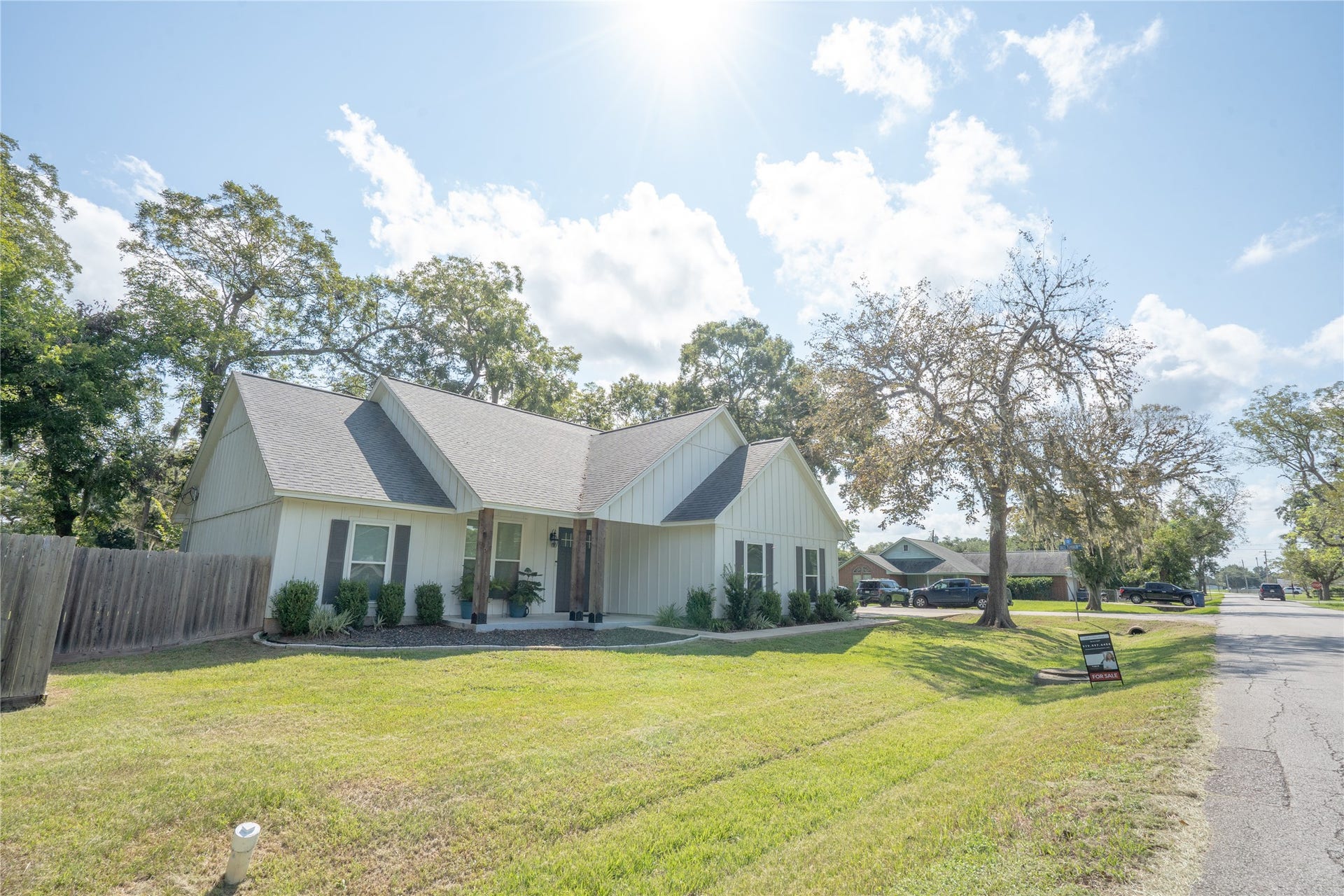 502 Tall Timber Drive, West Columbia, TX 77486
