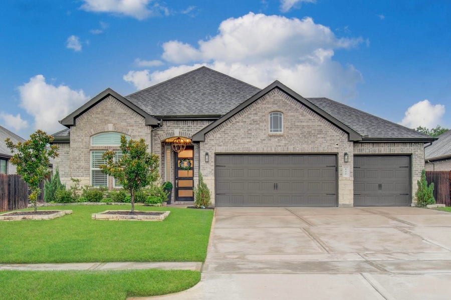 Property photo for 125 Dorado Drive, Friendswood, TX