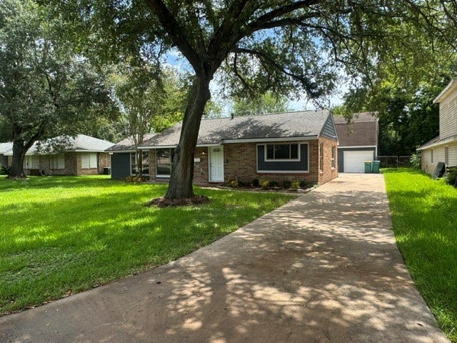 1607 W HOUSTON DRIVE, La Marque, TX 77568 1607 W HOUSTON DRIVE, La Marque, TX 77568