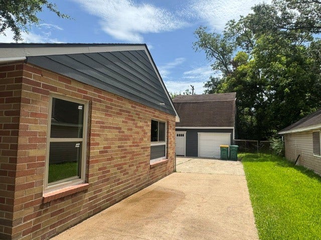 1607 W HOUSTON DRIVE, La Marque, TX 77568 1607 W HOUSTON DRIVE, La Marque, TX 77568
