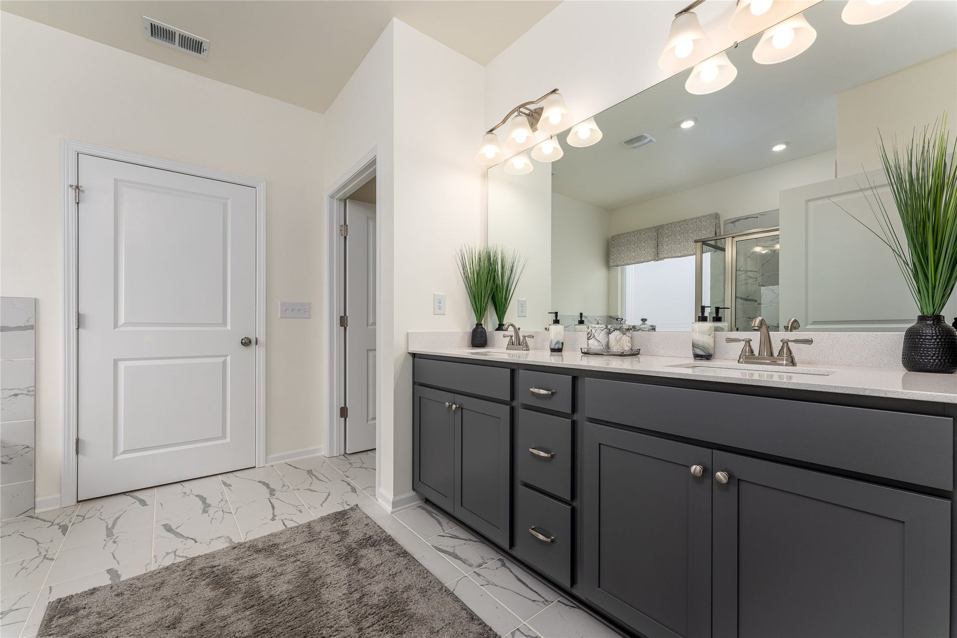 6203 Royal Palm Drive, Manvel, TX 77578 The Palmer- First Floor Primary Bath.