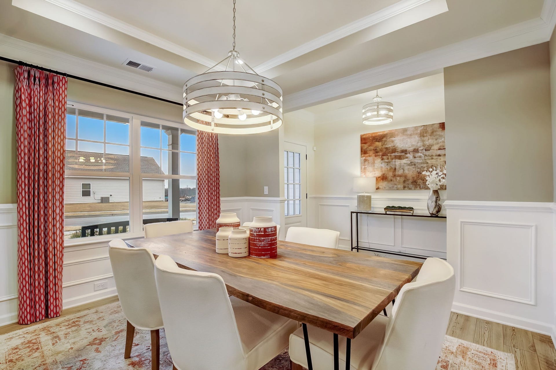 6203 Royal Palm Drive, Manvel, TX 77578 The Palmer- Dining Room with Tray Ceiling. The sample image is a staged model, to be used for illustrative purposes only. Upgrades, options, and colors will vary.