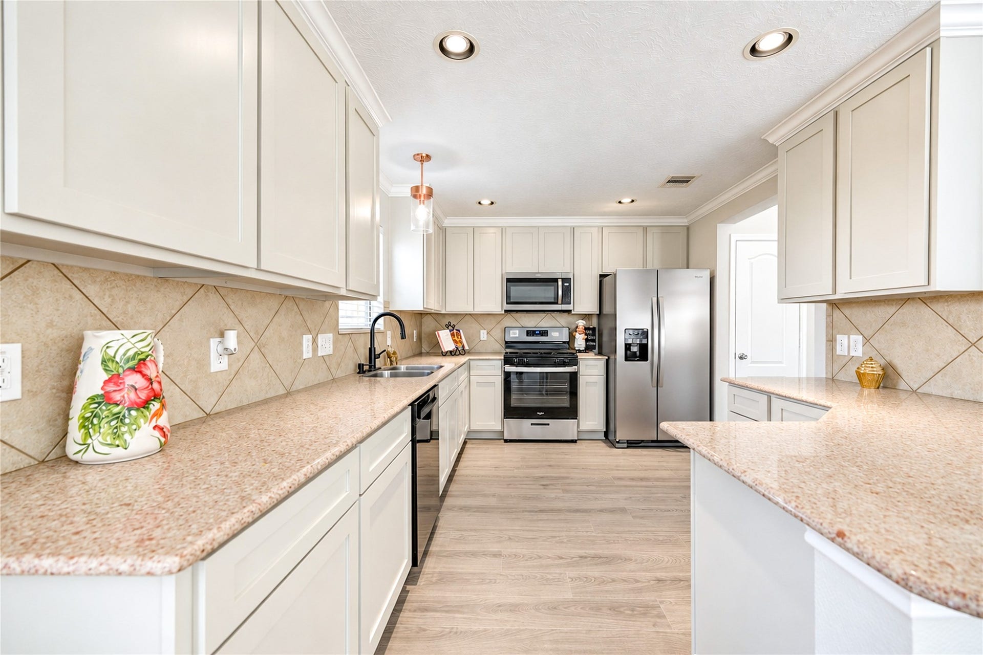 7331 Liberty Tree Lane, Houston, TX 77049 7331 Liberty Tree Lane, Houston, TX 77049