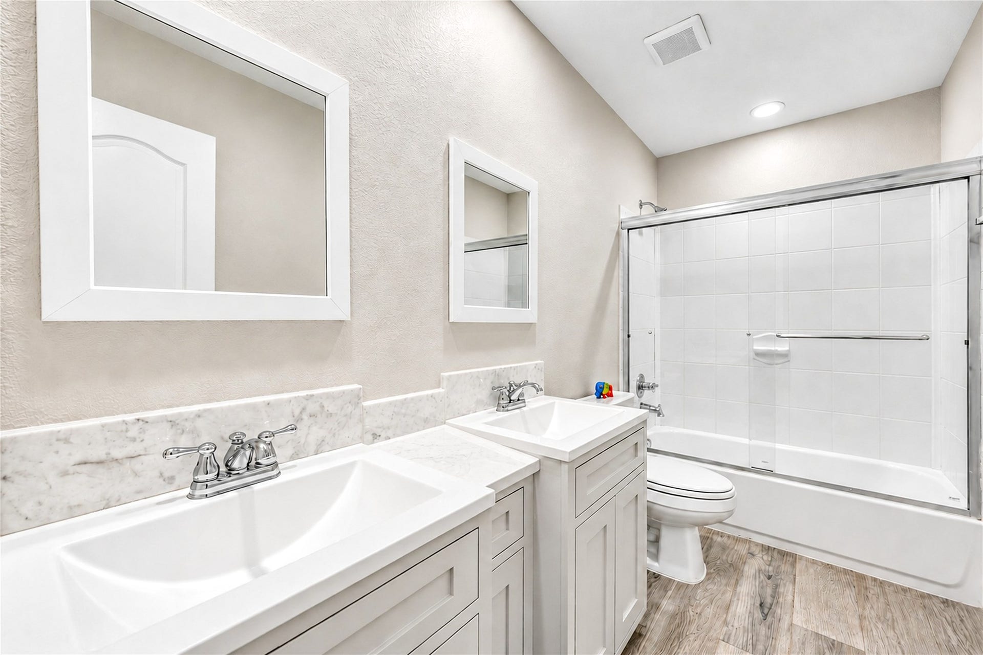7331 Liberty Tree Lane, Houston, TX 77049 7331 Liberty Tree Lane, Houston, TX 77049