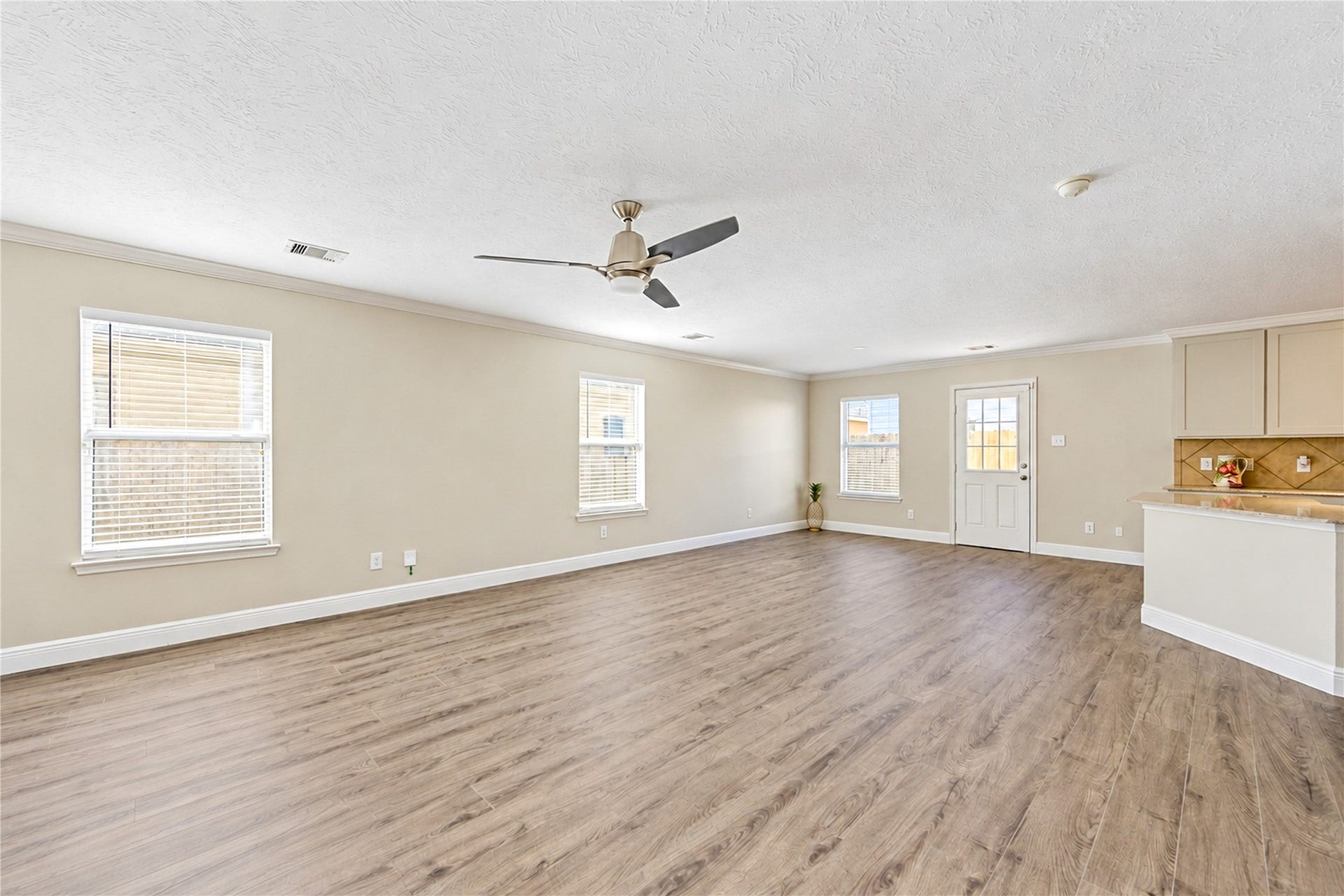 7331 Liberty Tree Lane, Houston, TX 77049 7331 Liberty Tree Lane, Houston, TX 77049