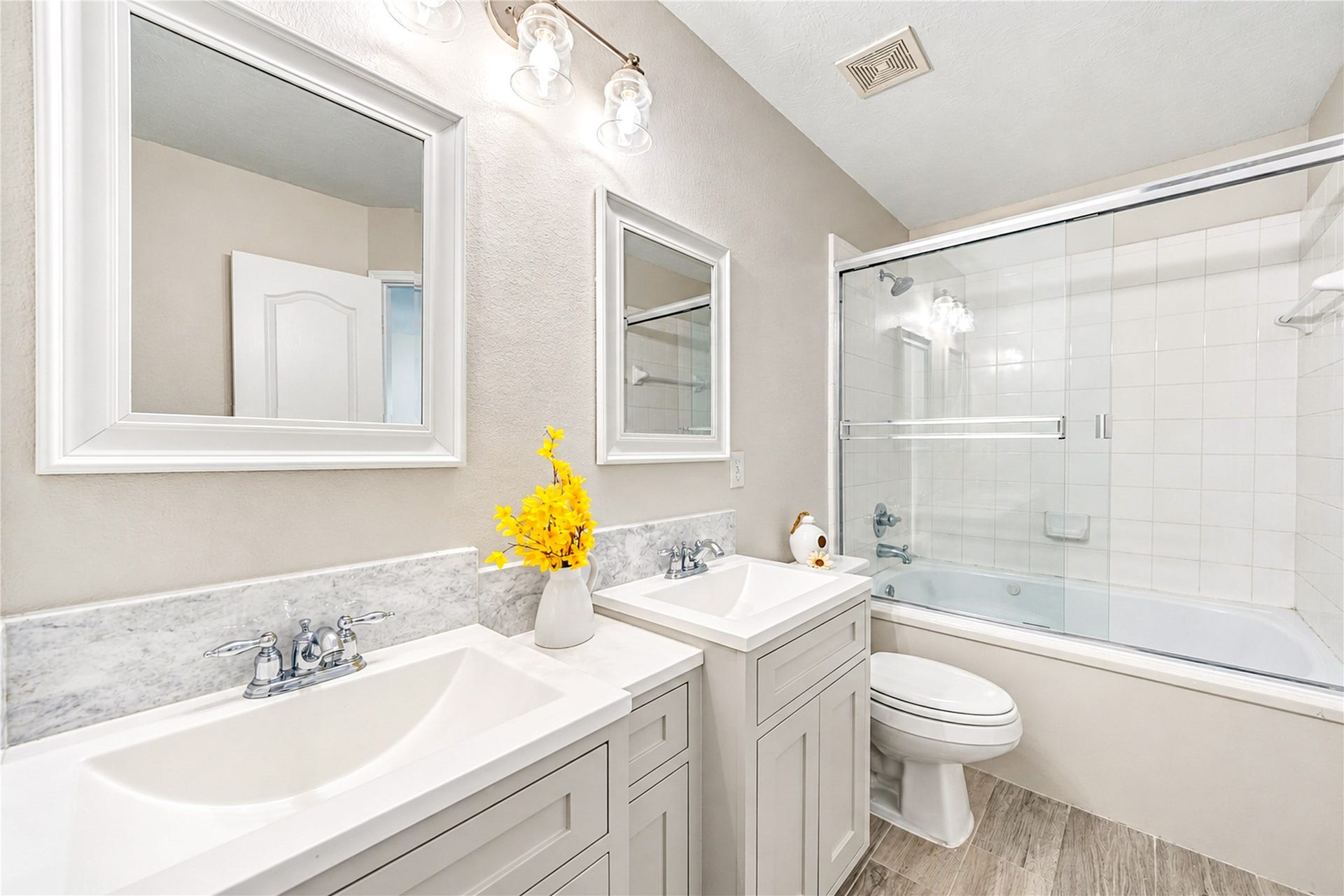 7331 Liberty Tree Lane, Houston, TX 77049 7331 Liberty Tree Lane, Houston, TX 77049