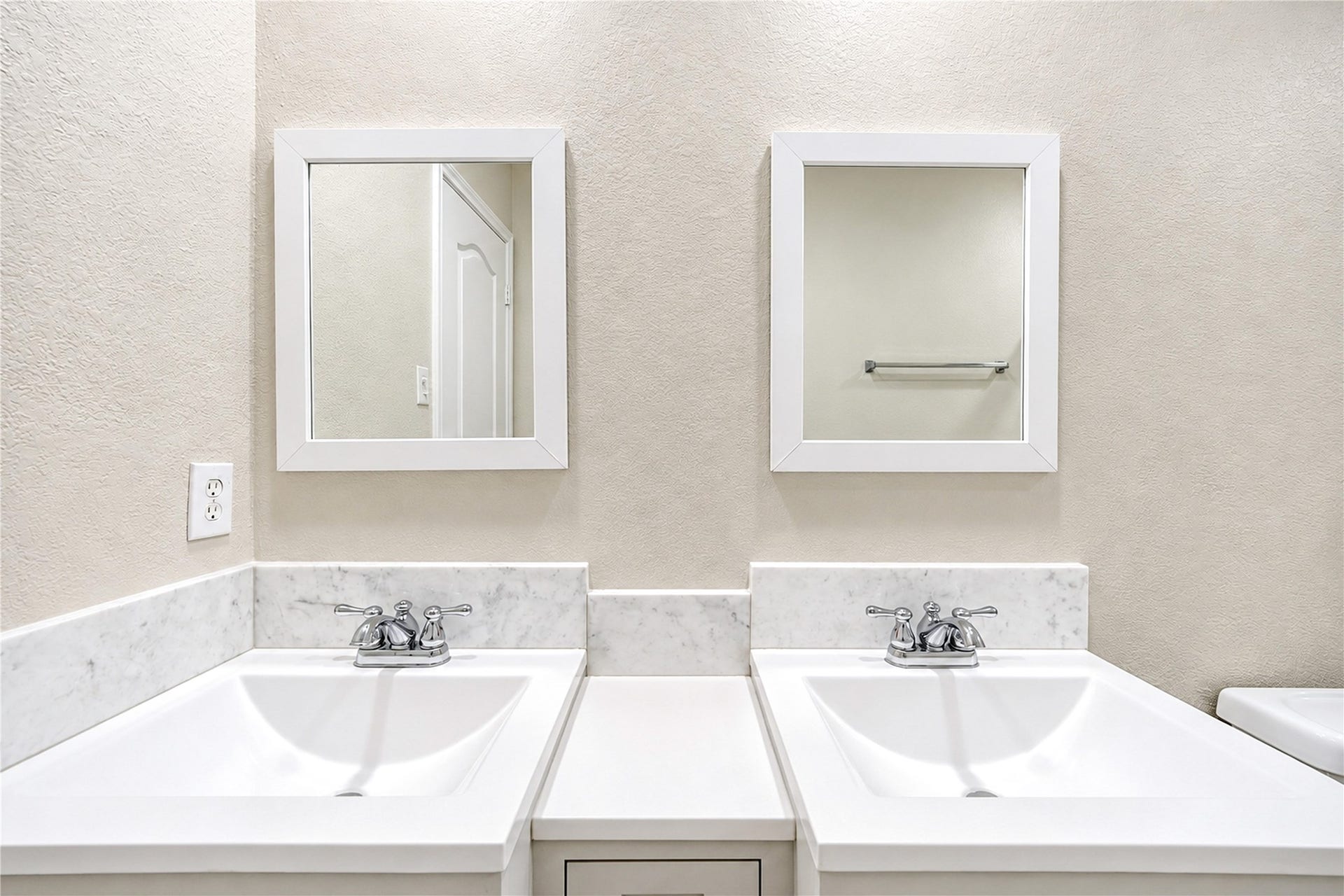 7331 Liberty Tree Lane, Houston, TX 77049 7331 Liberty Tree Lane, Houston, TX 77049