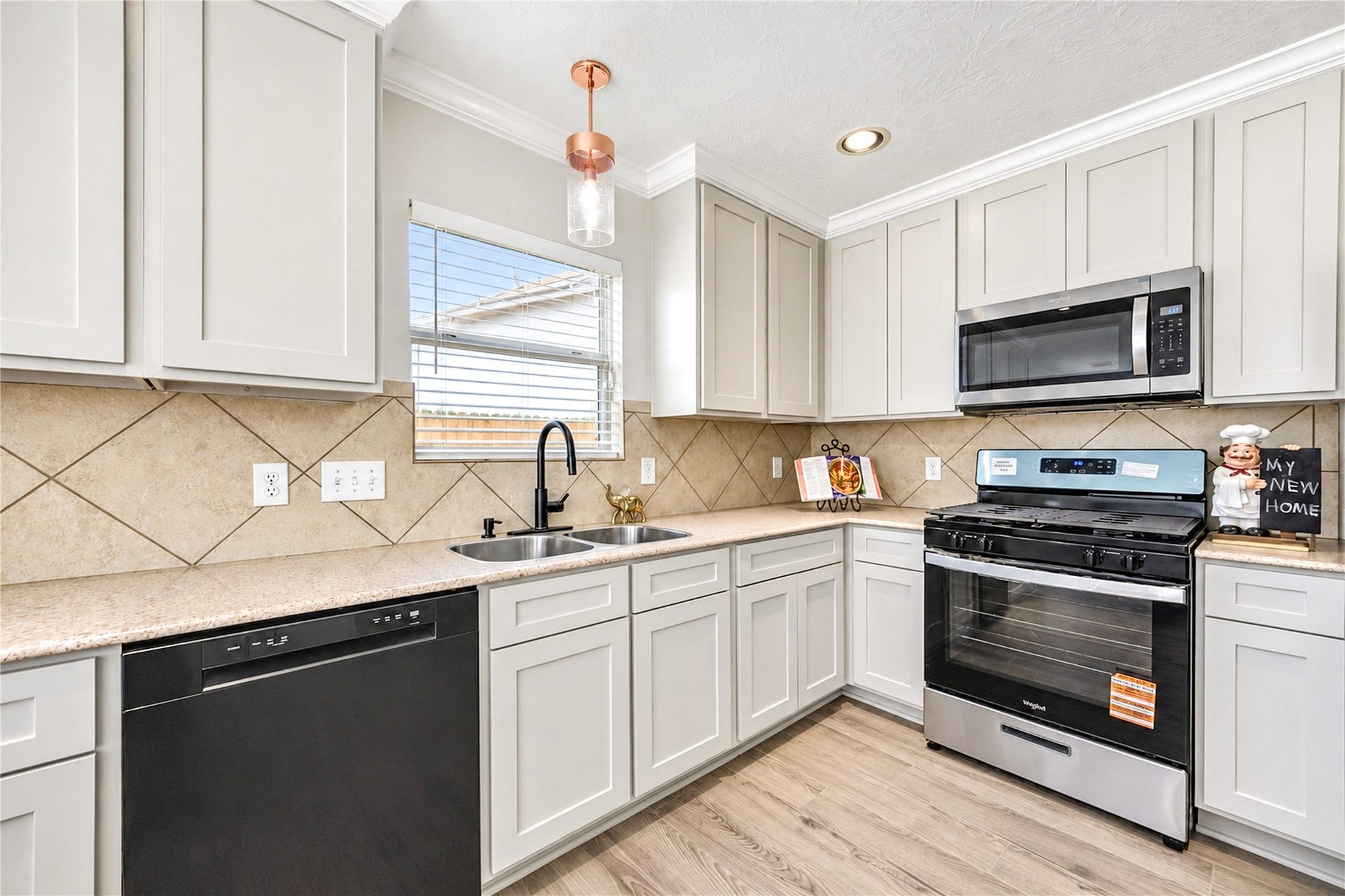 7331 Liberty Tree Lane, Houston, TX 77049 7331 Liberty Tree Lane, Houston, TX 77049