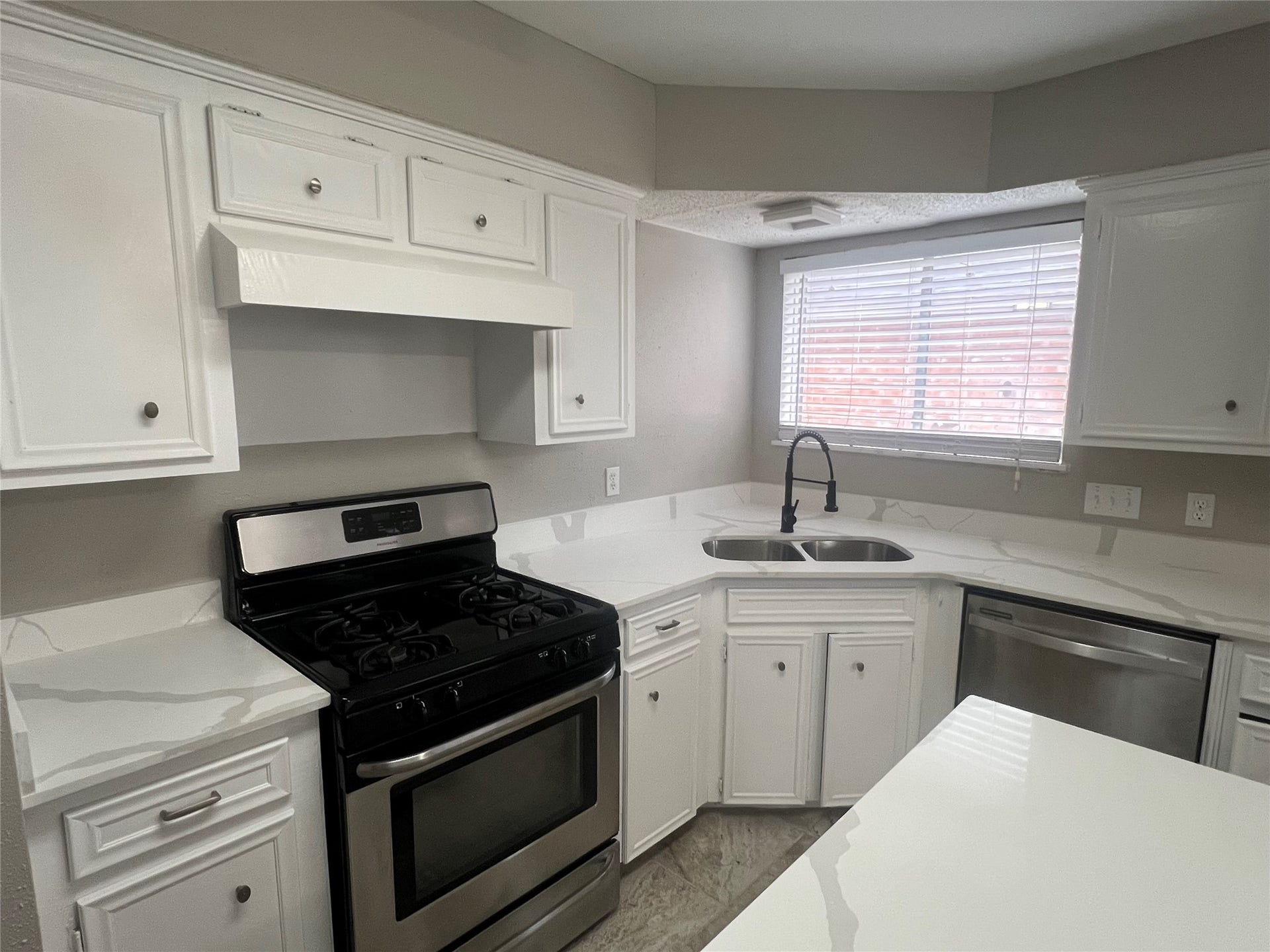 15107 Silverman Street, Houston, TX 77598 15107 Silverman Street, Houston, TX 77598