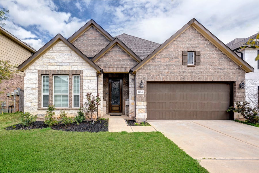 Property photo for 1984 Canyon Live Oak Street, Conroe, TX