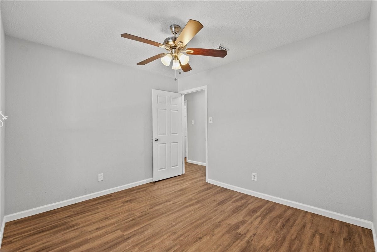 3206 Wavecrest Street, League City, TX 77573 3206 Wavecrest Street, League City, TX 77573