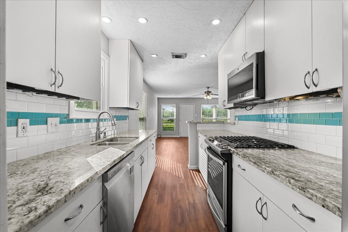 3206 Wavecrest Street, League City, TX 77573 3206 Wavecrest Street, League City, TX 77573