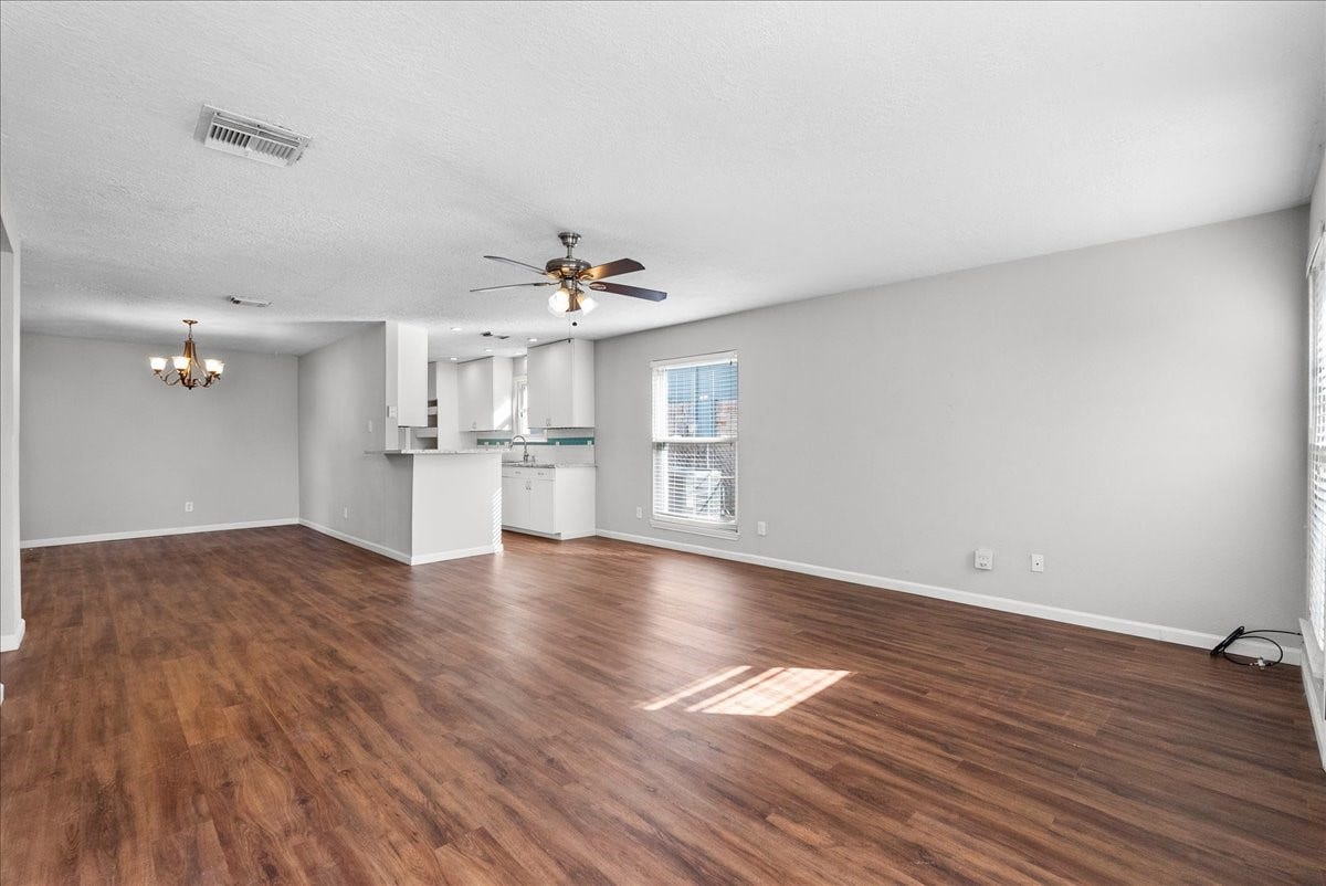 3206 Wavecrest Street, League City, TX 77573 3206 Wavecrest Street, League City, TX 77573