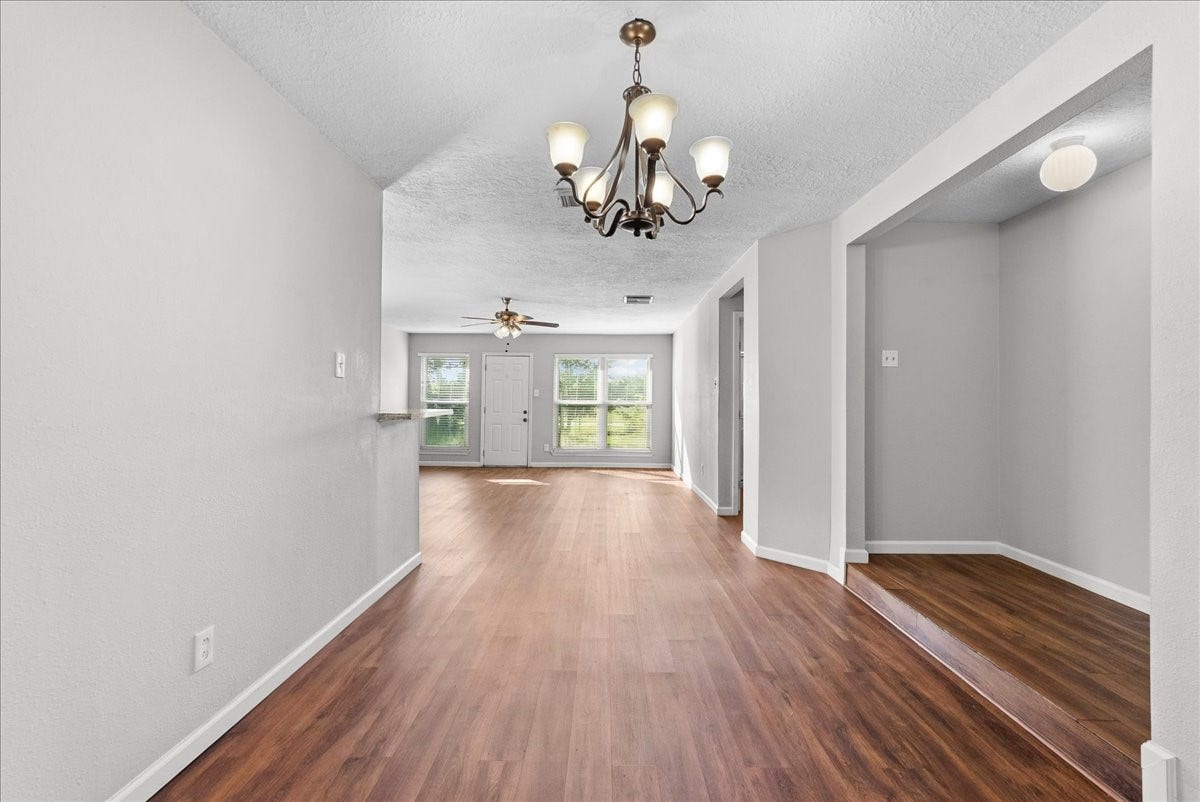 3206 Wavecrest Street, League City, TX 77573 3206 Wavecrest Street, League City, TX 77573