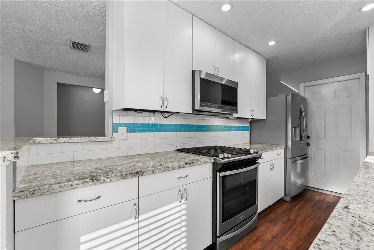 3206 Wavecrest Street, League City, TX 77573 3206 Wavecrest Street, League City, TX 77573