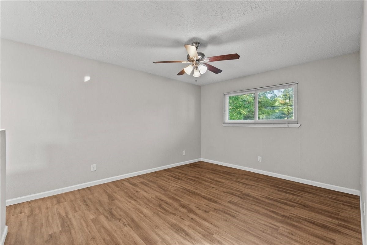 3206 Wavecrest Street, League City, TX 77573 3206 Wavecrest Street, League City, TX 77573