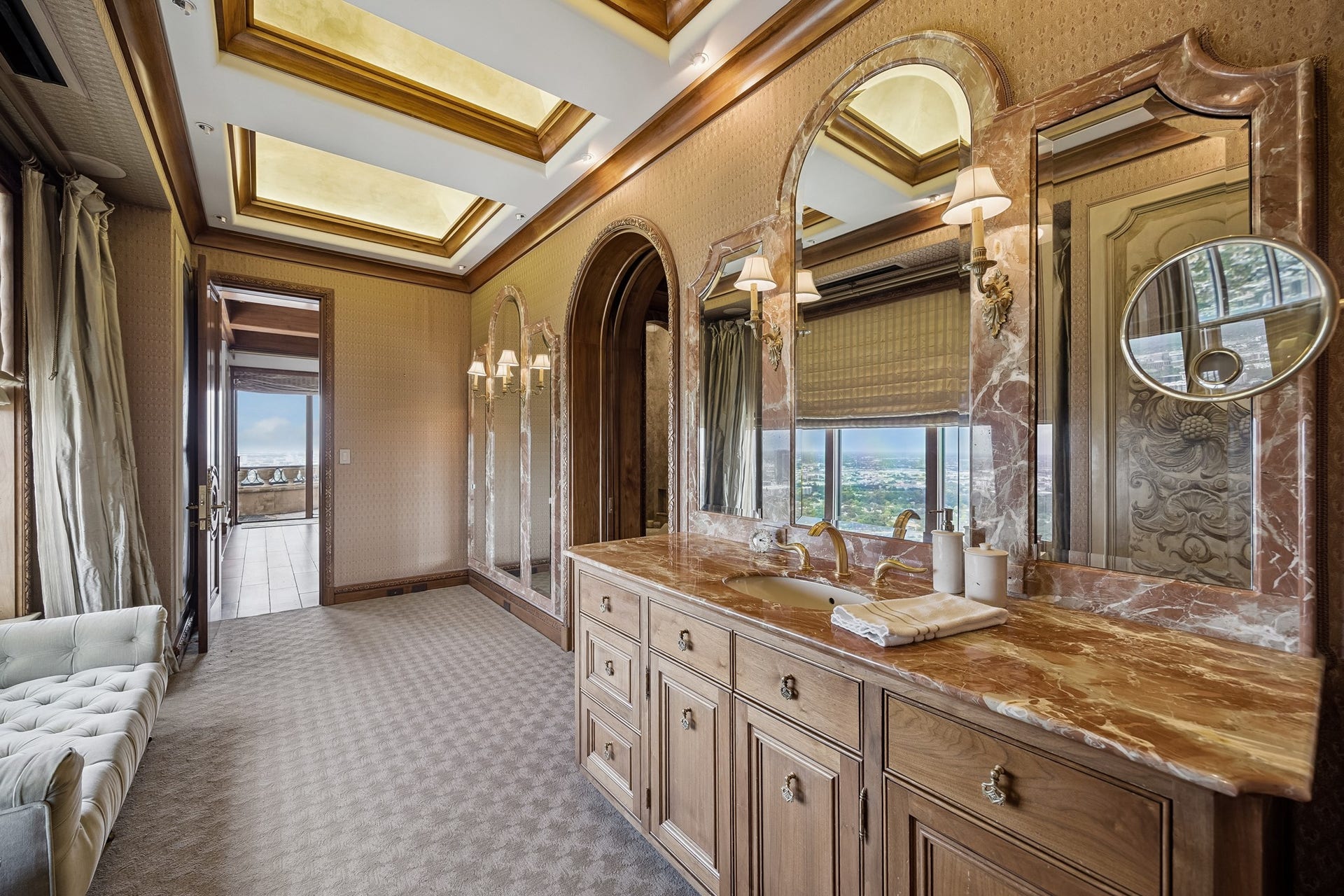 2121 Kirby Drive, #33, Houston, TX 77019 2121 Kirby Drive, #33, Houston, TX 77019