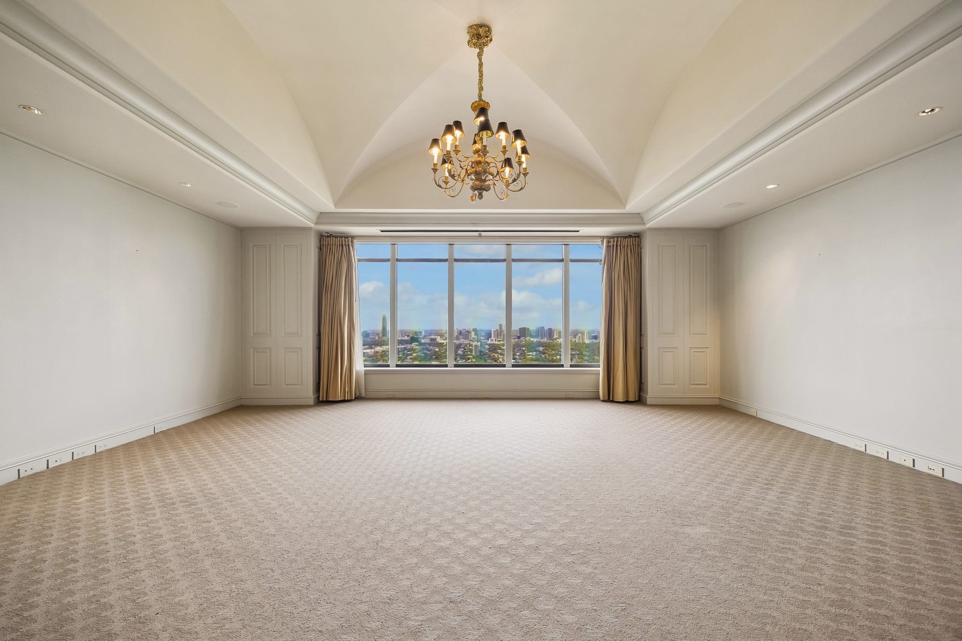 2121 Kirby Drive, #33, Houston, TX 77019 2121 Kirby Drive, #33, Houston, TX 77019