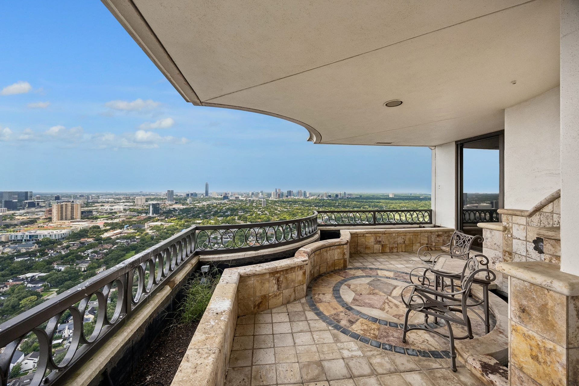 2121 Kirby Drive, #33, Houston, TX 77019 2121 Kirby Drive, #33, Houston, TX 77019